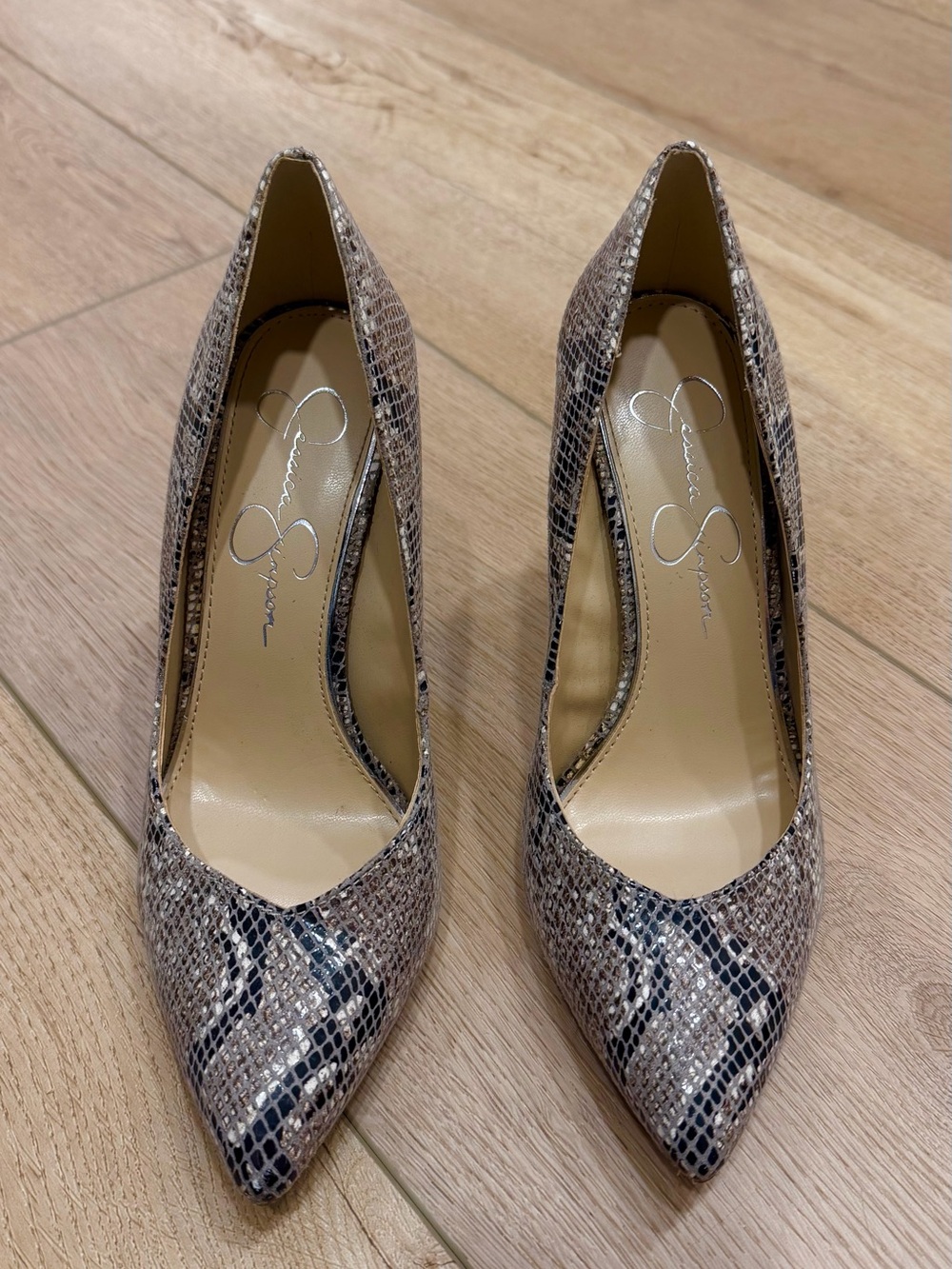 Jessica Simpson Cambridge Snake Pumps